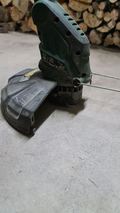 Cortador electrico de relva ou erva de fio