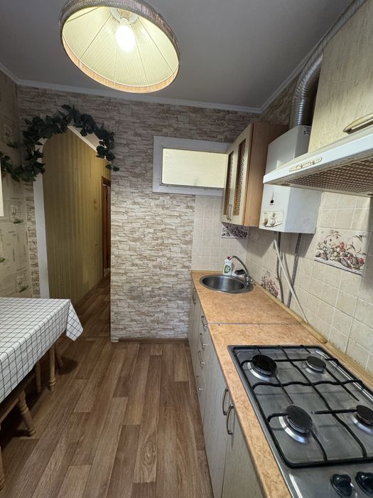 Здається 1 кімнатна на Кн. Острозьких з ремонтом можна на коротк.термі