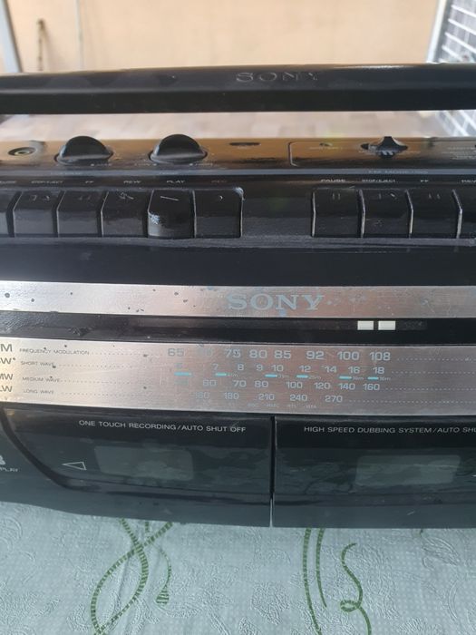 Музыкальный центр SONY.