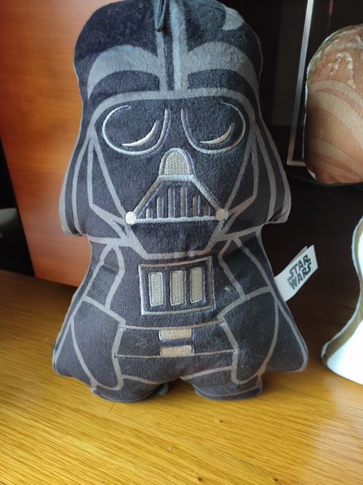 10 peluches Star Wars, Angry Birds, DreamWorks, Minions