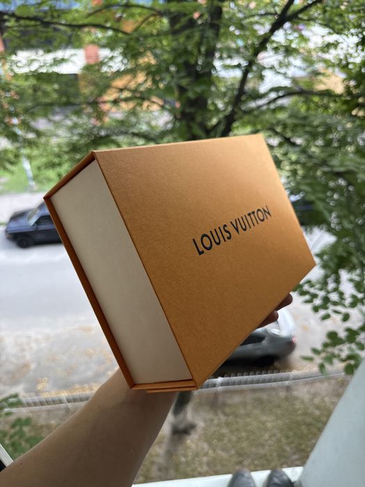Коробка Louis Vuitton