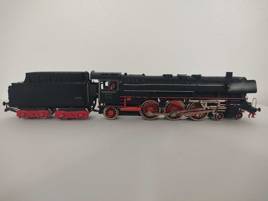 Locomotiva Marklin HO analógica