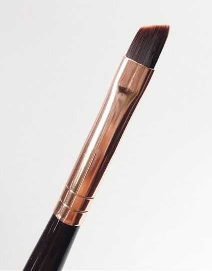 Pędzel do makijażu Charlotte Tilbury - EYE LINER