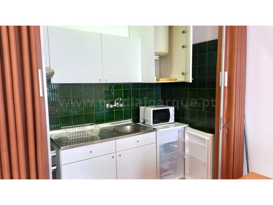 Apartamento T1 mobilado e equipado, junto ao Palácio de Cristal