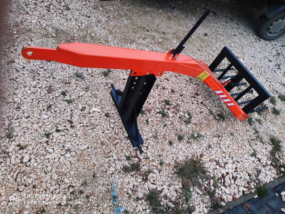 Ładowacz na tylni tuz ciągnika