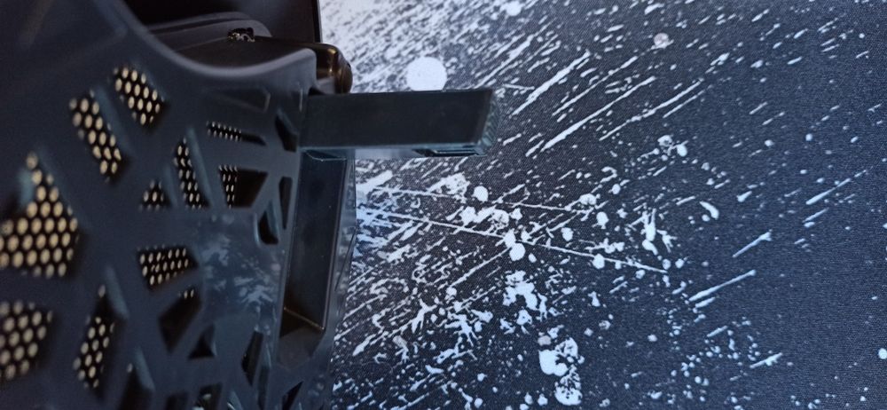 Продам охолоджуючу підставку для ноутбука