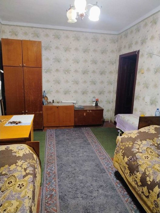 Продаж будинку та земельної ділянки