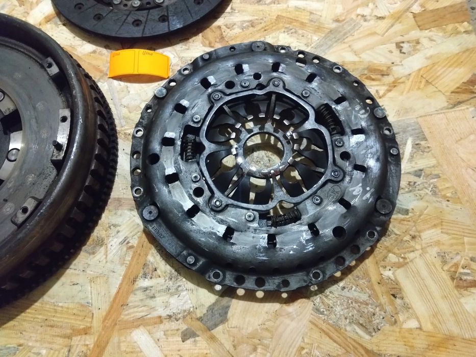 Демпфер сцепления маховик щеплення Renault Laguna 2 1.9 DCI