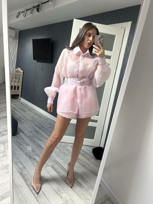 Продам розовый костюм