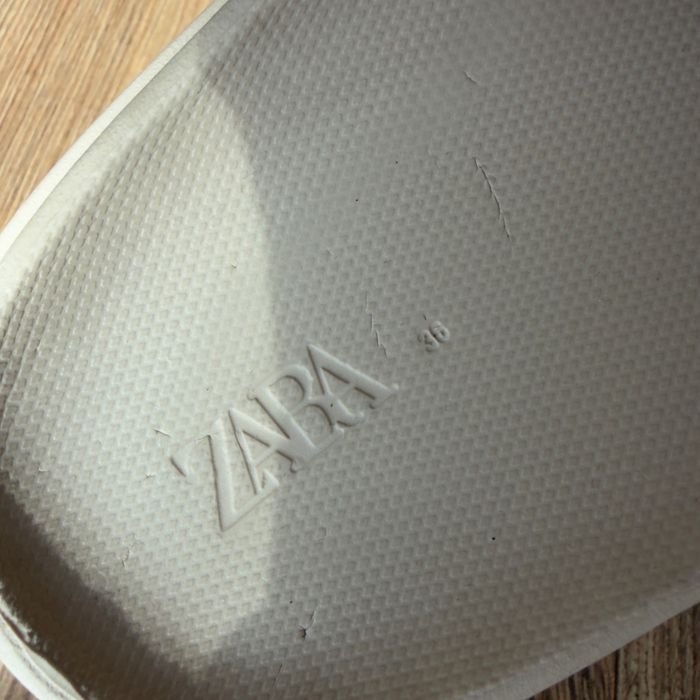 Тапки шльопанці Zara ( розмір 36)