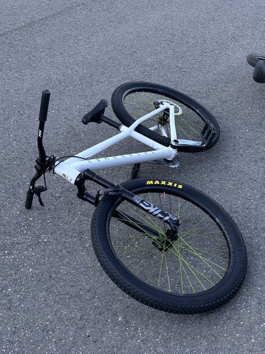 Rower MTB Dirt Commencal M Absolut 2025 Industry Nine