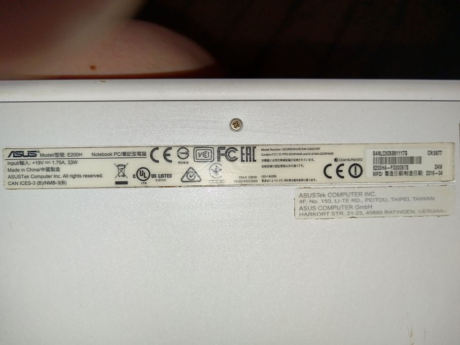 Zamienię Noetbook Asus E200h +torba00h