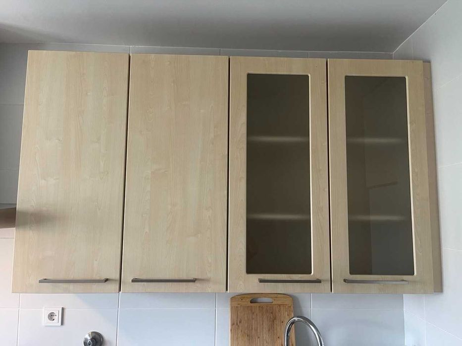 Armários superiores de cozinha em MDF, 3 unidades — 100€