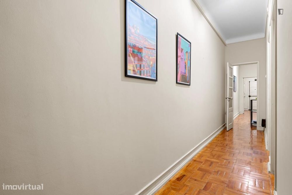 Quarto - localizado em Alvalade Lisbon