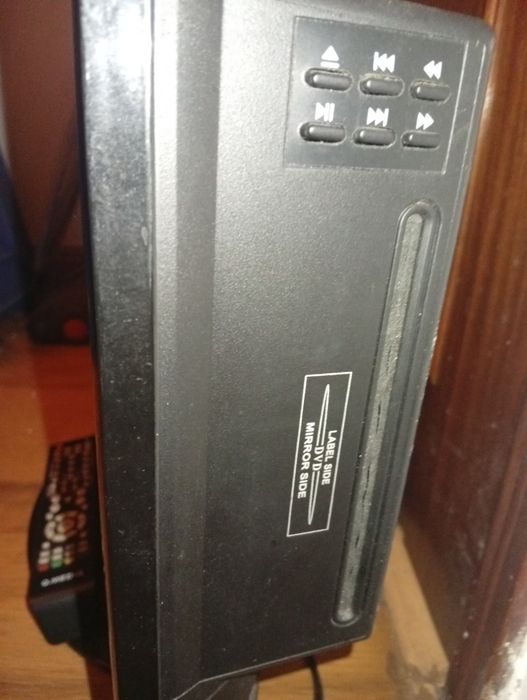 TV Televisor 22" HDMI Leitor DVD c/ Comando