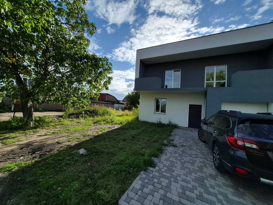 Продам таунхаус Нові Петрівці, вул. Межигірська 185.