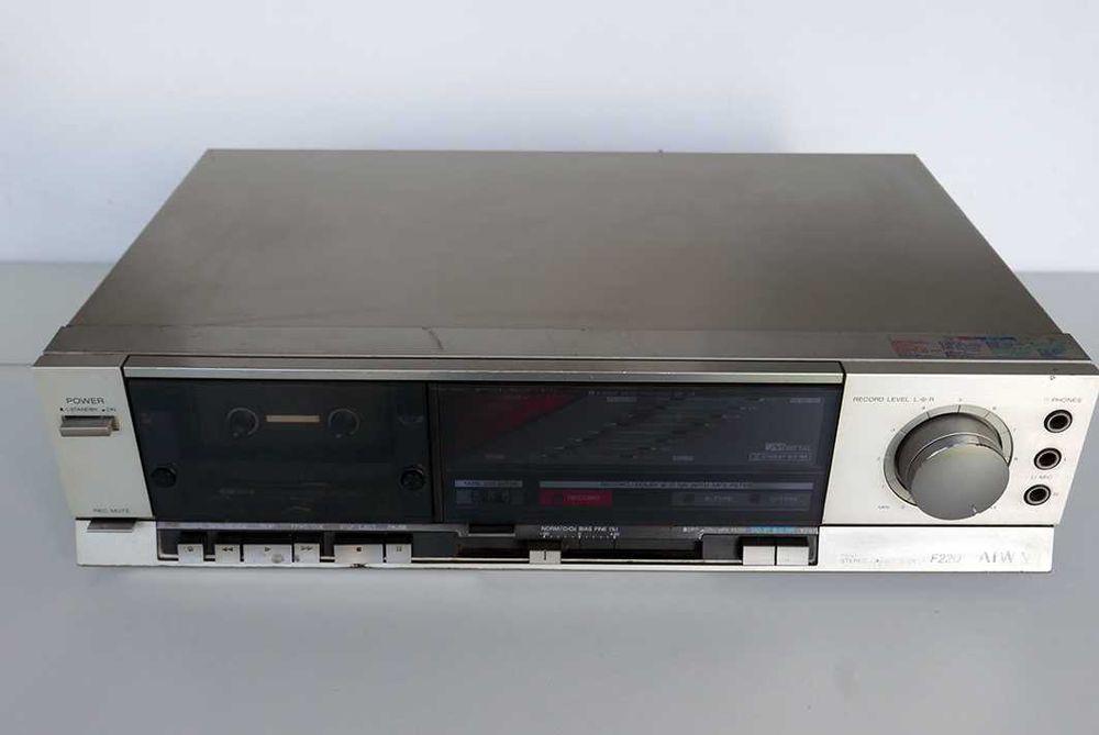 Deck de cassetes Aiwa F220