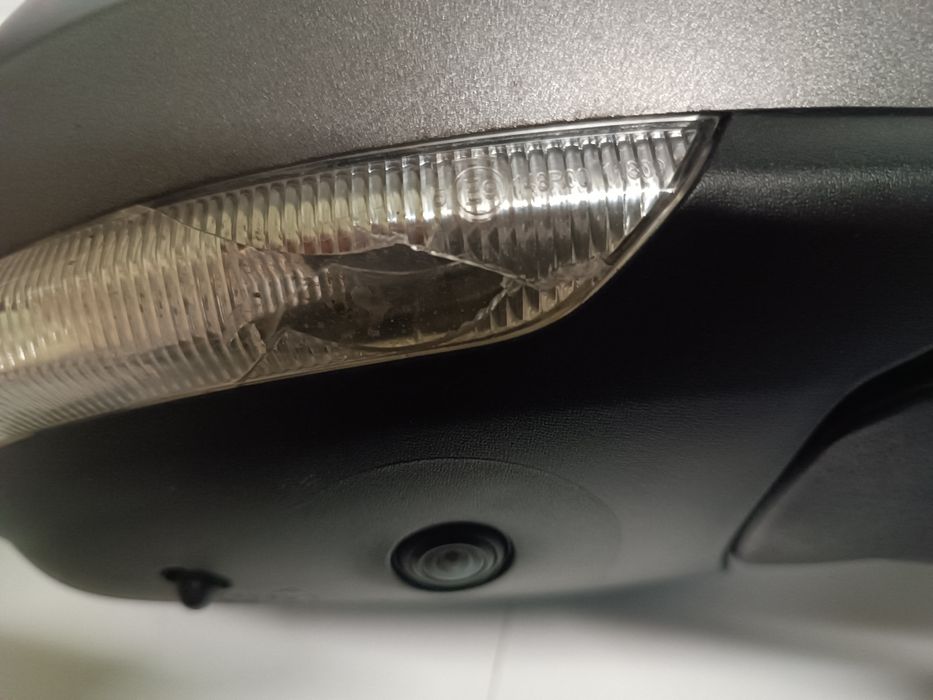 Dacia Daster lll prawe lusterko zewnętrzne.