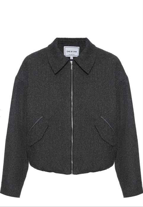 жіночий бомбер one by one