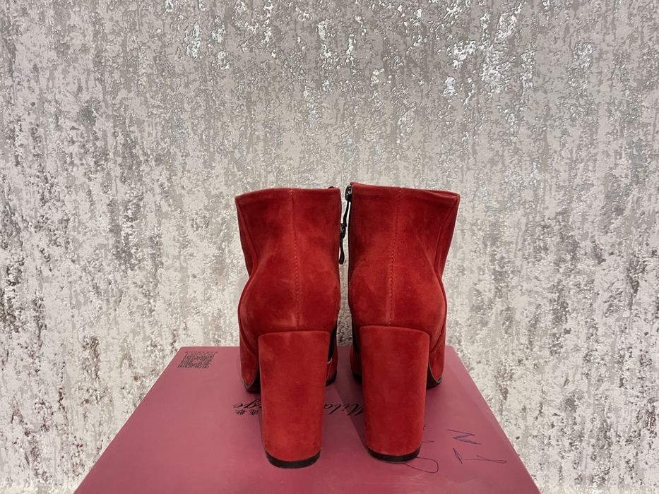 Ботинки замшеві червоні