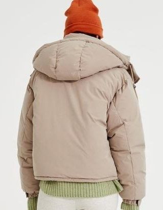 Куртка PULL&BEAR з капюшоном.