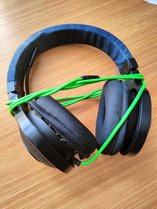 Навушники з мікрофоном