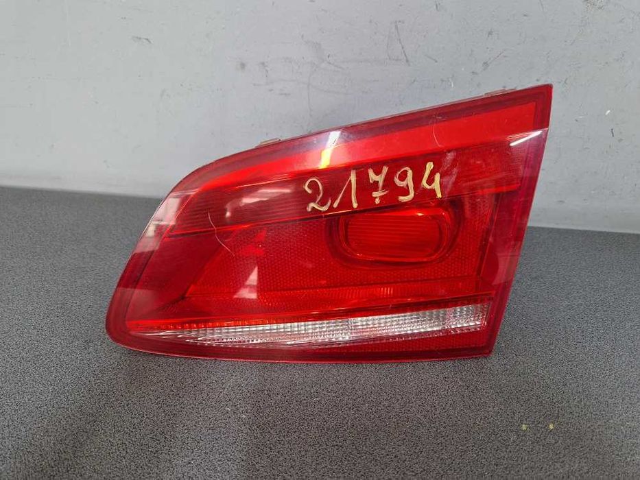 Volkswagen Passat B7 Kombi Lampa Prawy Tył W Klapę