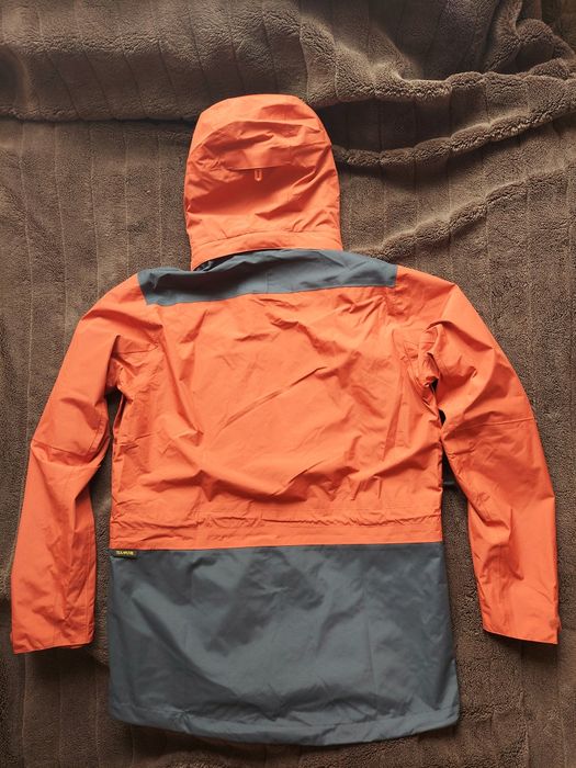 Вітровка фірми Jack Wolfskin Jasper Texapore оригінал 

Розмір по бірц