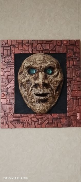 Декоративное панно ."Вечерний незваный гость ".