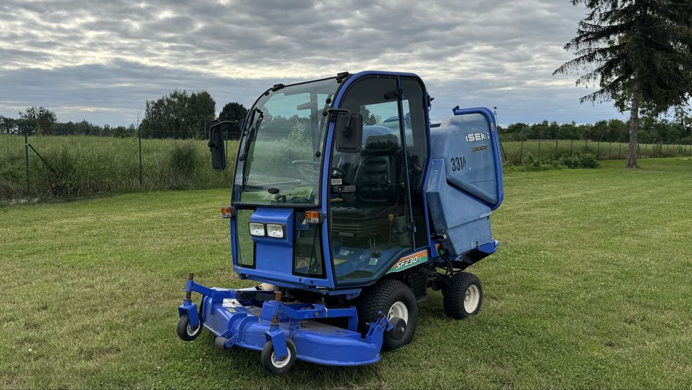 Kosiarka ISEKI SF 230 II 2003r 4x4 kabina kosz John Deere Sabo Toro Jacobsen RANSOMES
