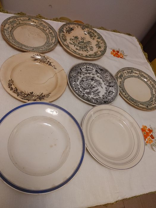 Conjunto de 7 pratos antigos