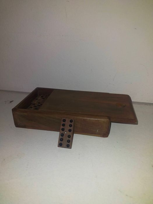 domino de madeira