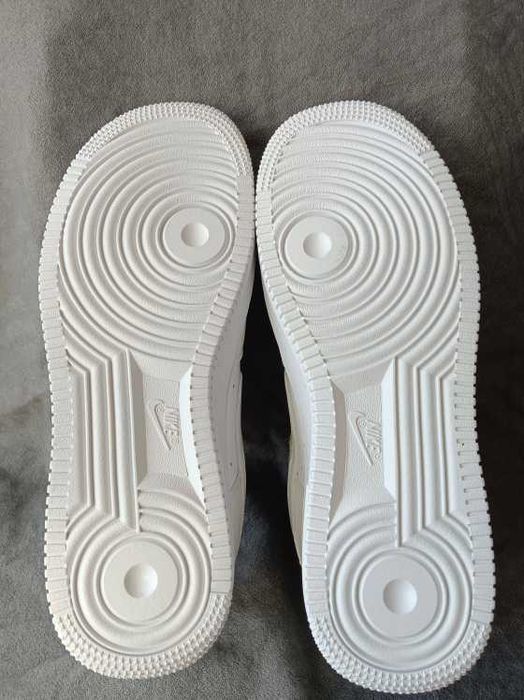 Nowe trampki Nike Air Force 1 Low Biały R.43