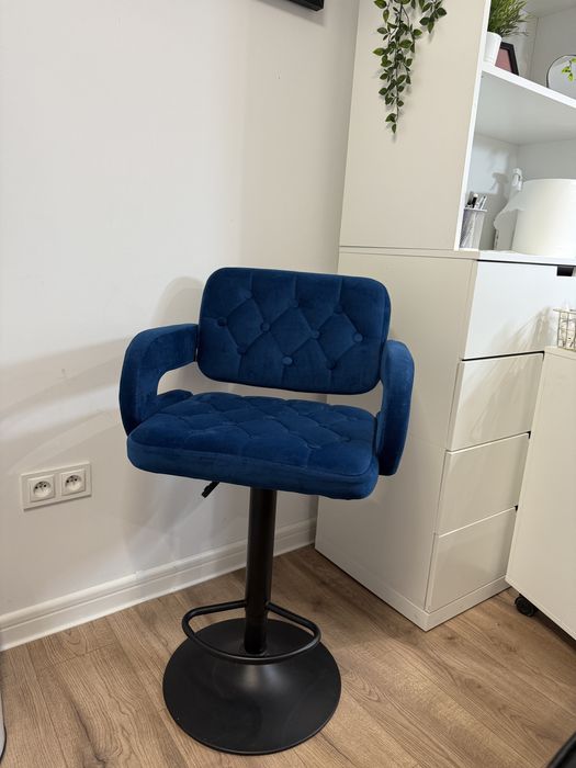 Hoker krzeslo kosmetyczne do makijazu pikowane welurowe hrove form