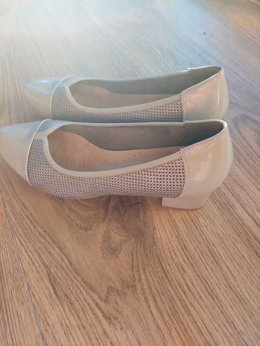 Szare buty na obcasie r 39