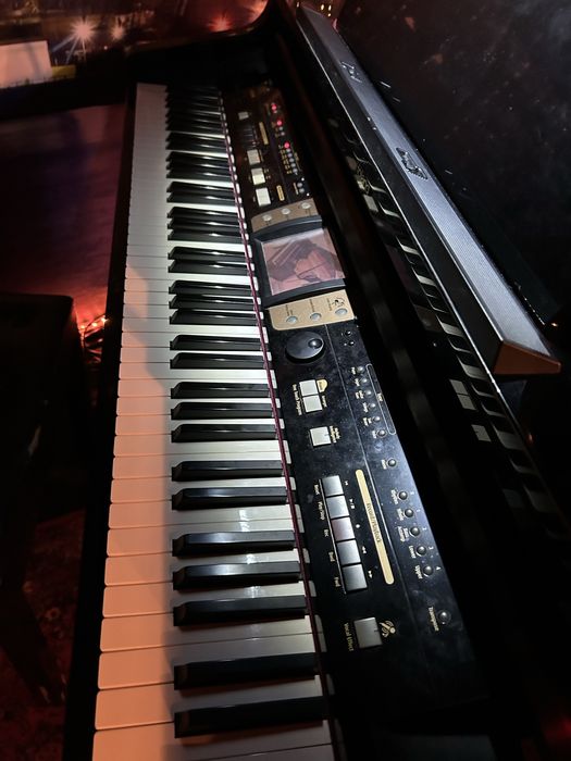 Roland KR15 piano cauda digital grandpiano