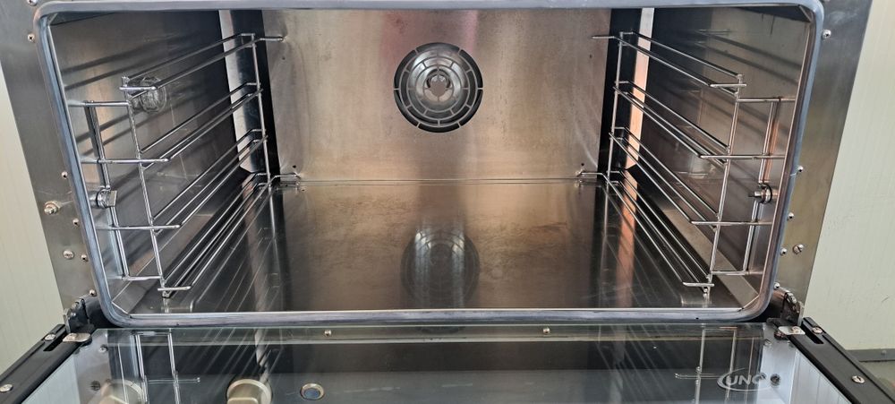 Конвекційна пекакарська піч Unox Domenica