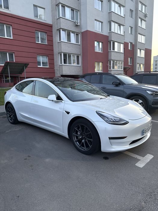 Продам Tesla Model 3