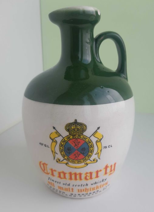Garrafa de Whisky Cromarty em Louça