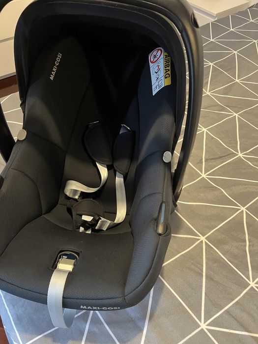 Maxi cosi zelia 3 + ovo cabriofix isize