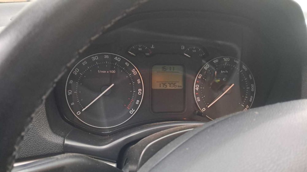Skoda octavia А 5. 1,6 бензин