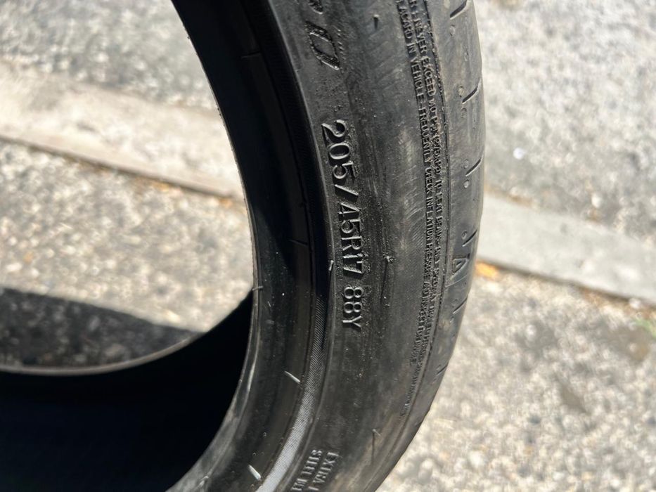205/45/17 Falken 2 pneus