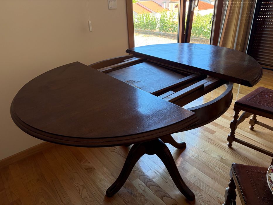 Conjunto de Jantar em Madeira - Seis Cadeiras (6) + Mesa