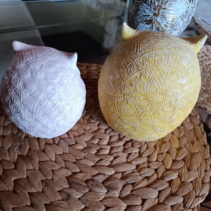 Conjunto de corujas com padrões trabalhados