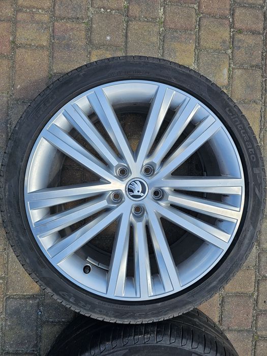 Alufelgi 19cali SIRIUS SKODA SUPERB 3 8JX19H2 ET44 5x112