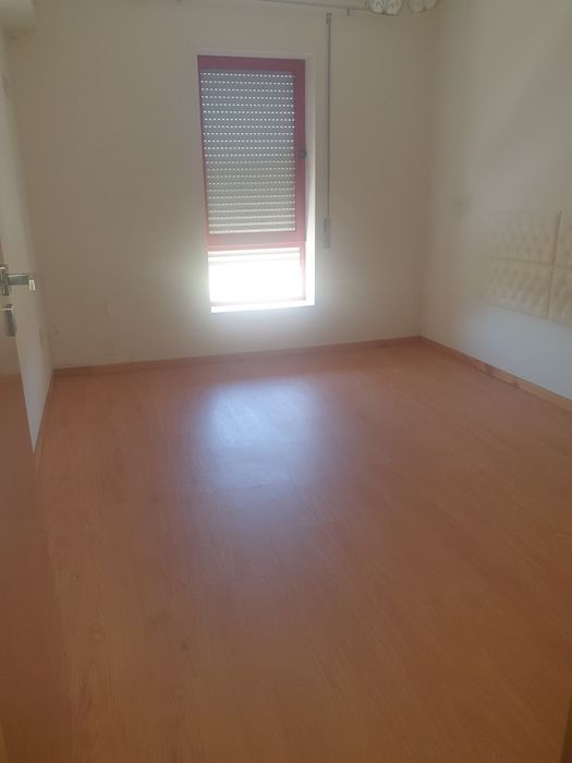 Vendo t4 renovado s. J. Madeira