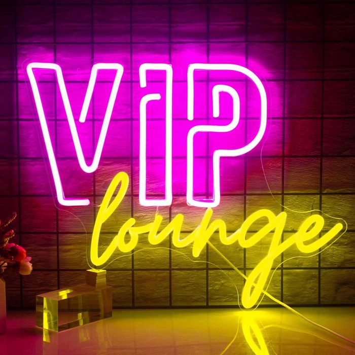 Letreiro Luminoso Néon LED em Acrílico " VIP Lounge " Diferentes Cores