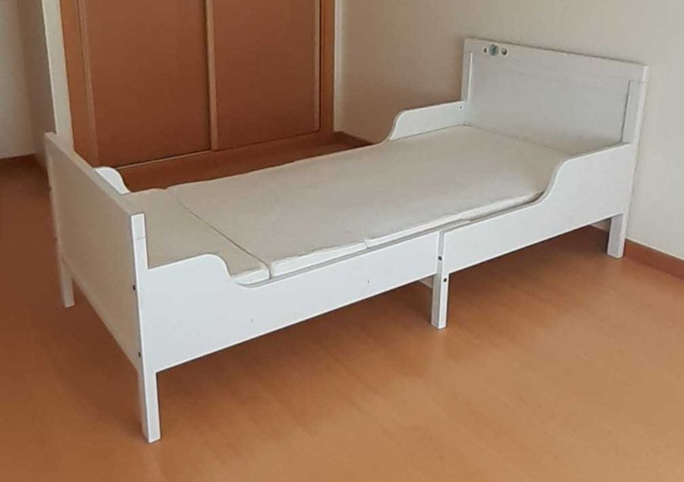 Cama de criança extensível (colchões incluídos)