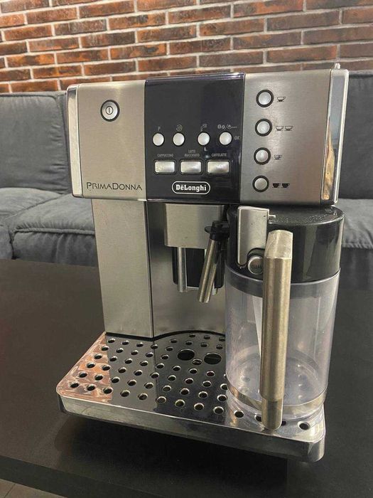 Кавомашина DeLonghi Primadonna ESAM 6600