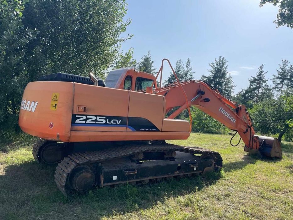 Екскаватор гусеничний Doosan